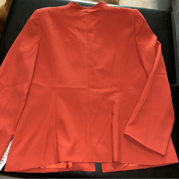Lily and Taylor tank with blazer set - Picture 6 of 10